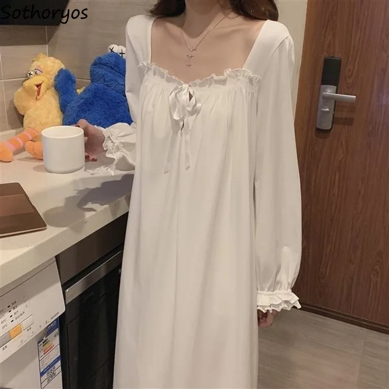 Damskie koszule nocne do połowy łydki solidny kwadratowy kołnierzyk z długim rękawem ściągany sznurkiem Ruffles luźne Retro nowy szykowny francuski Casual Ulzzang koronka