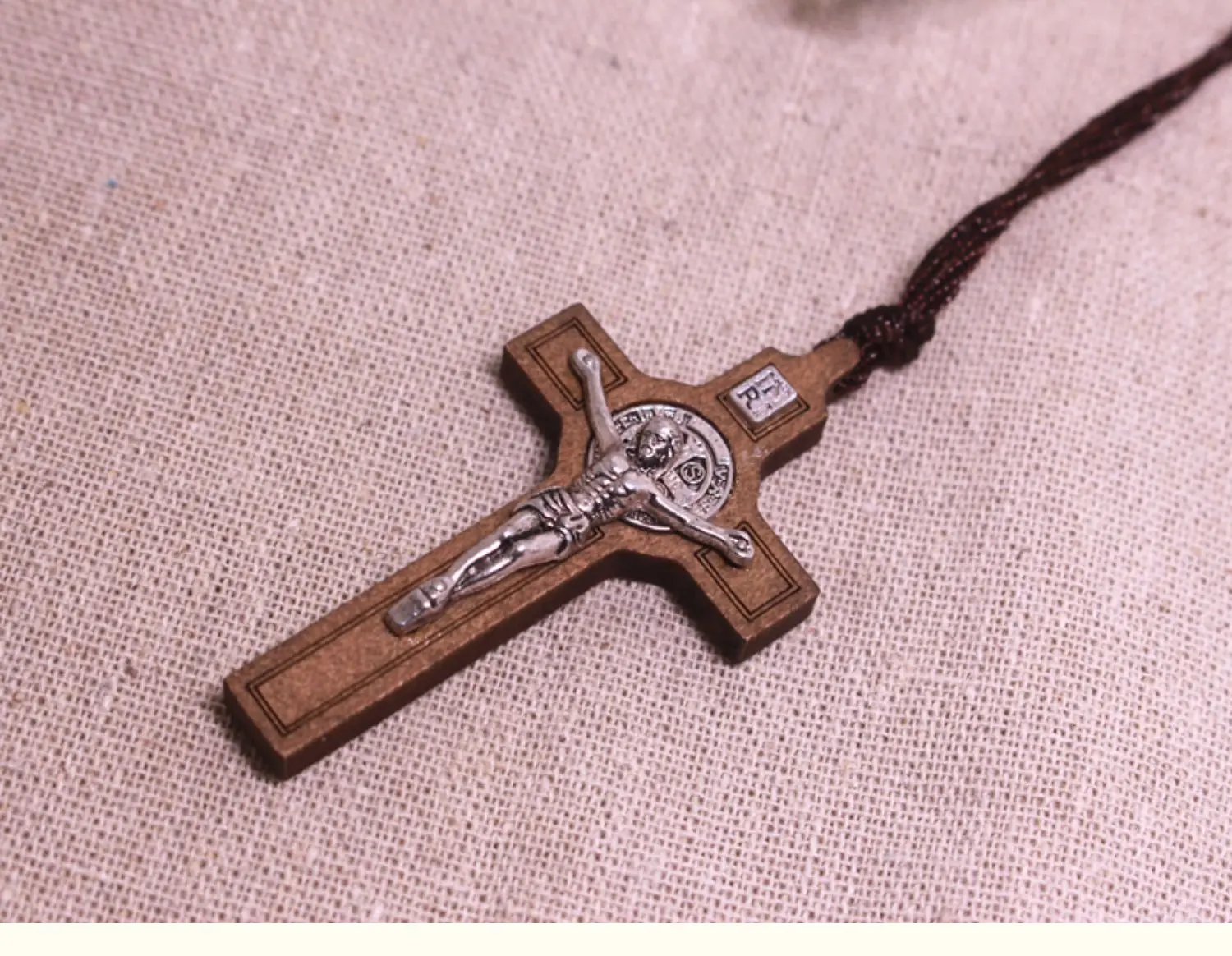 Christian Jesus Holzkreuz katholische Kirche Retro Holz Anhänger Auto Jesus auf Kreuz Rosarios Catolicos Jezus Croix Kruzifix – Detail 7