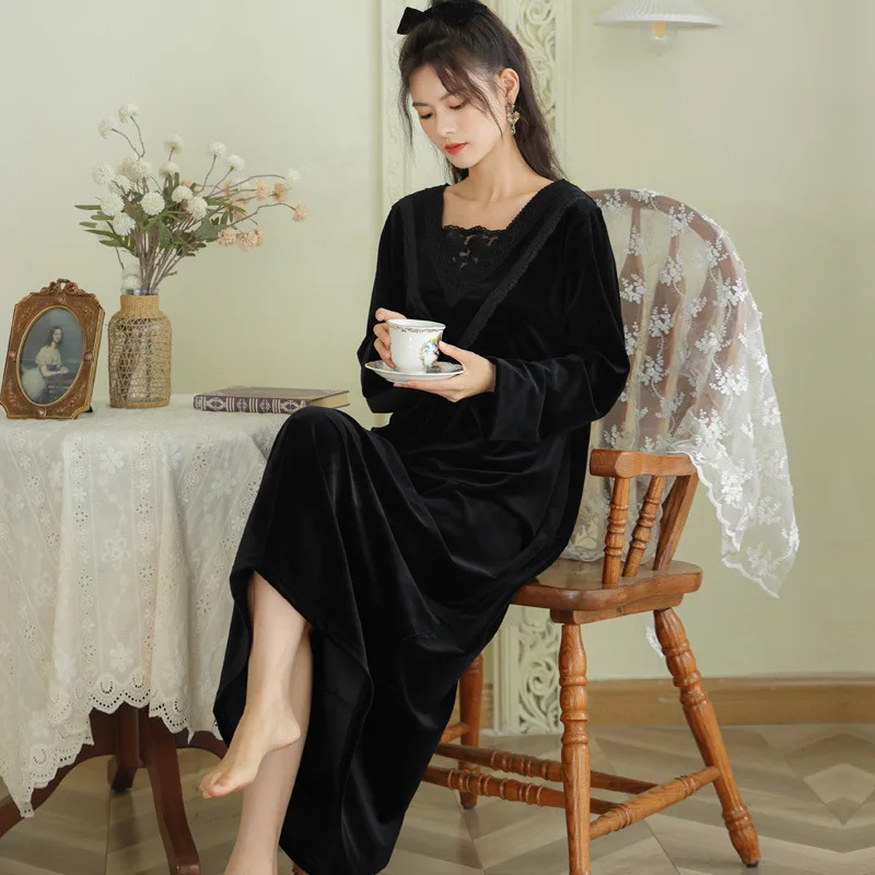 Retro Velvet Night Dress Women Winter Warm Long Sleeve Robe Peignoir Romantic Victorian Vintage Nightgowns Court Style Sleepwear