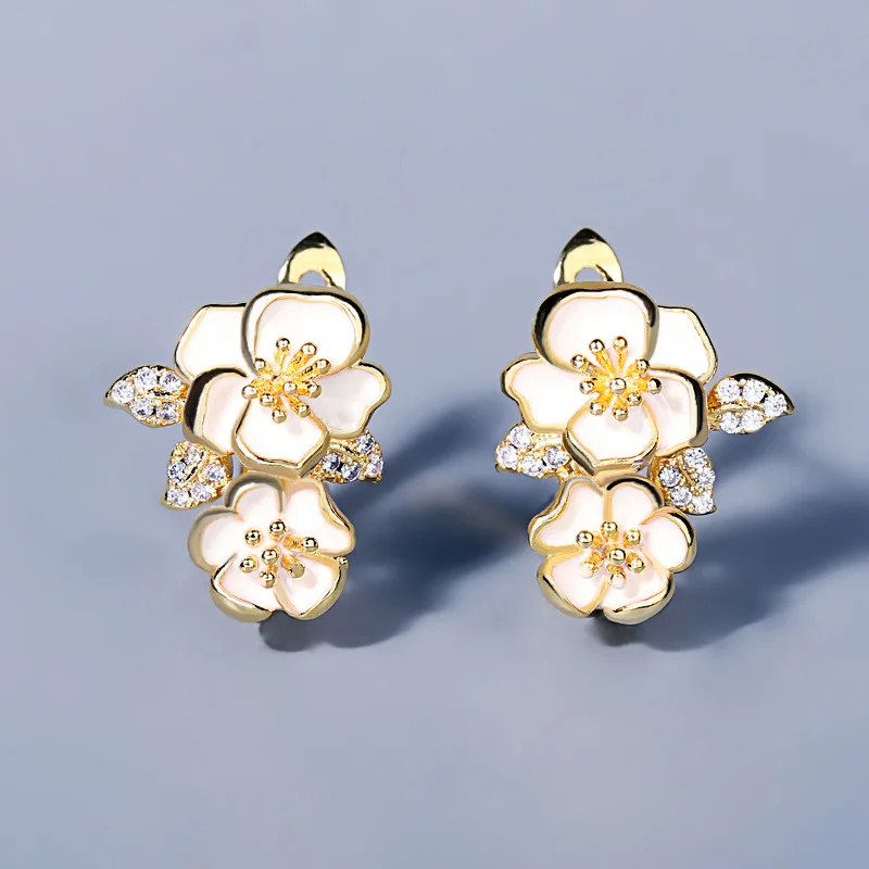 Fashion Elegant Lady Handmade Enamel Earring White Flower Temperament Lady Earring Golden Flower Lady Earrings Jewelry