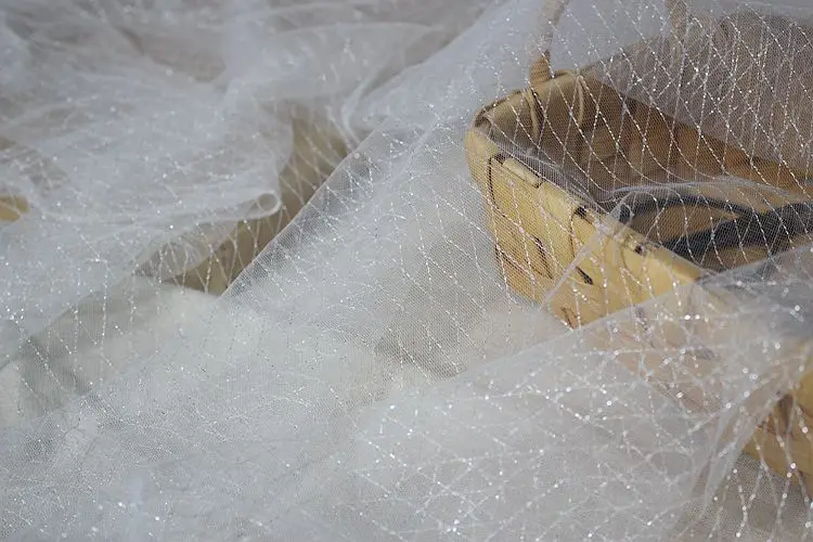 150cm Wide 1meter/lot Thin Tulle Fabric Veil Lace Fabric Material Grid Black White Gold Silver Thread Decoration X1087