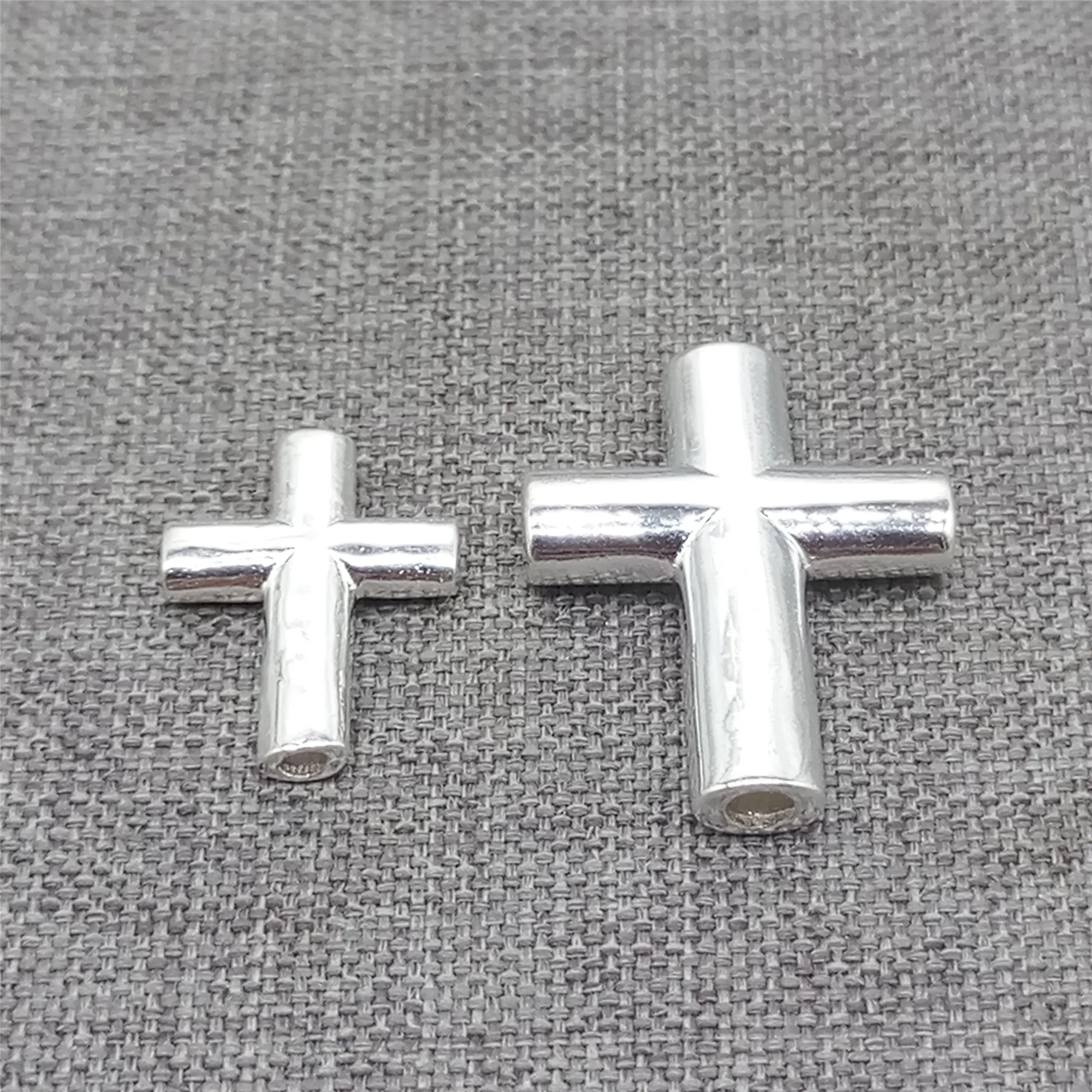 

2pcs of 925 Sterling Silver Plain Jesus Cross Beads for Bracelet Necklace