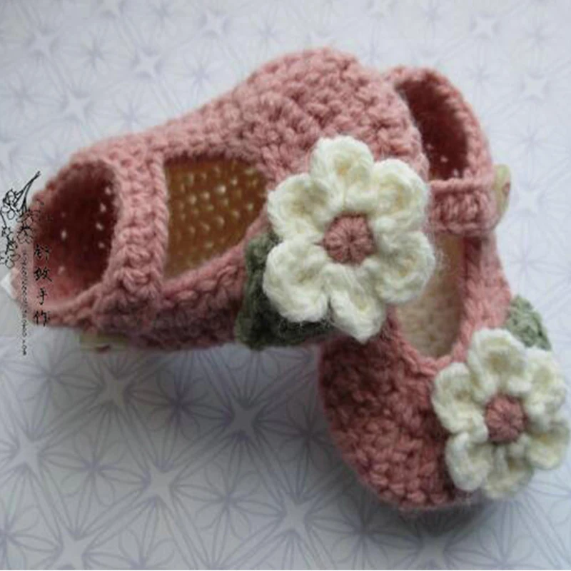 \\ Handmade woven shoes pink hand hook flower female baby wool shoes knitted baby shoes spring and autumn soft bottom shoes toddl