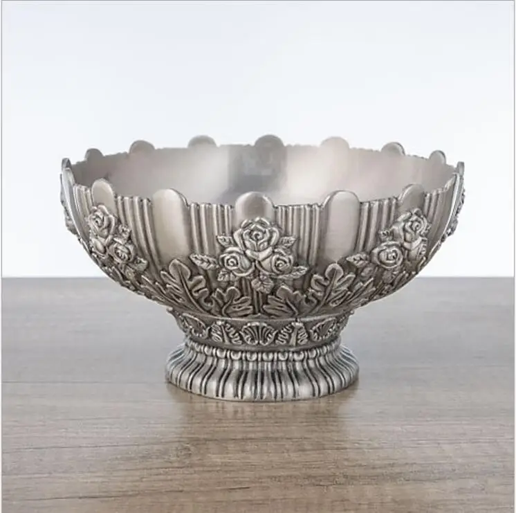 

Diameter 20/30cm Europe Retro Floal Carved Metal Fruit Bowl Decorative Dried Fruit PlateS For Table Decoration