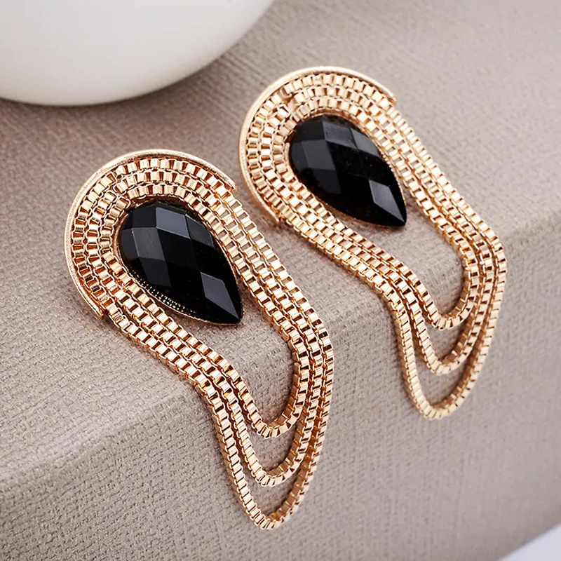 2021 Big Fashion Retro Scalloped Metal Black Imitation Crystal Long Tassel Earrings Wholesale Earrings Women Jewelry