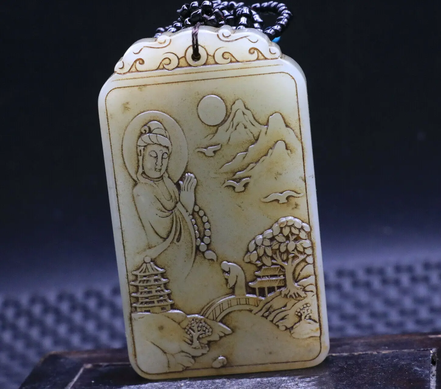 

Certificated Chinese Hetian Jade Buddha Amulet Pai pei Pendant Carving