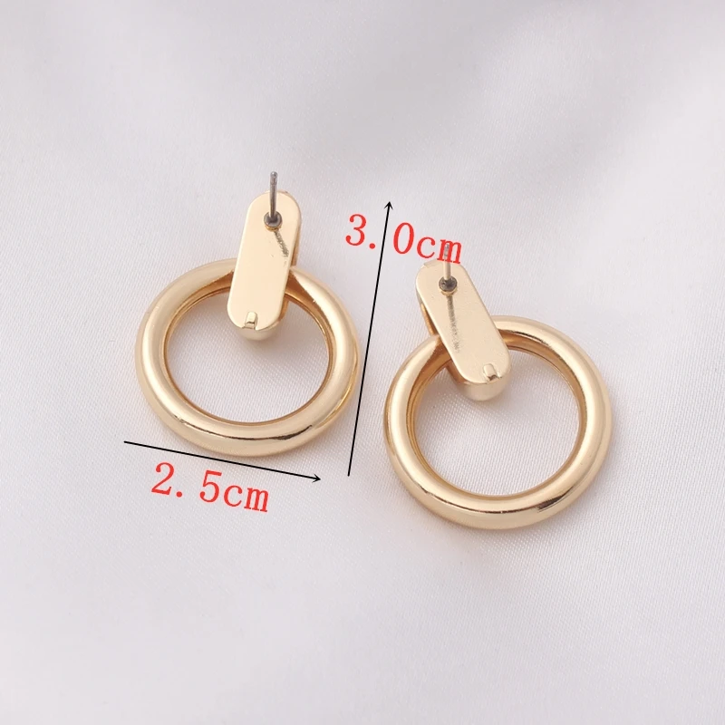 New Fashion Twisted Small Stud Earrings for Women Jewelry Hollow Geometry Round Circle Smooth Metal Exaggerated Oorbellen