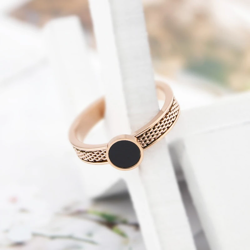 Exquisite Chain And Circle Black Acrylic Charm Ring High Quality Titanium Steel Gold Color Fashion Jewelry Gift For Woman