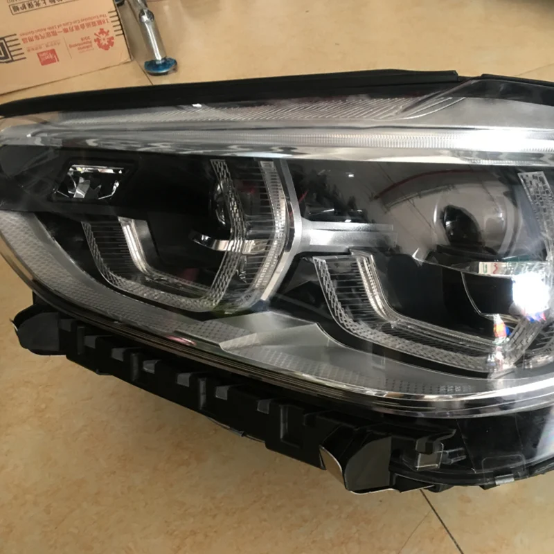 Applicable to BMW X3 X4 G01 G02 G08 original adaptive LED headlamp assembly daytime running lamp