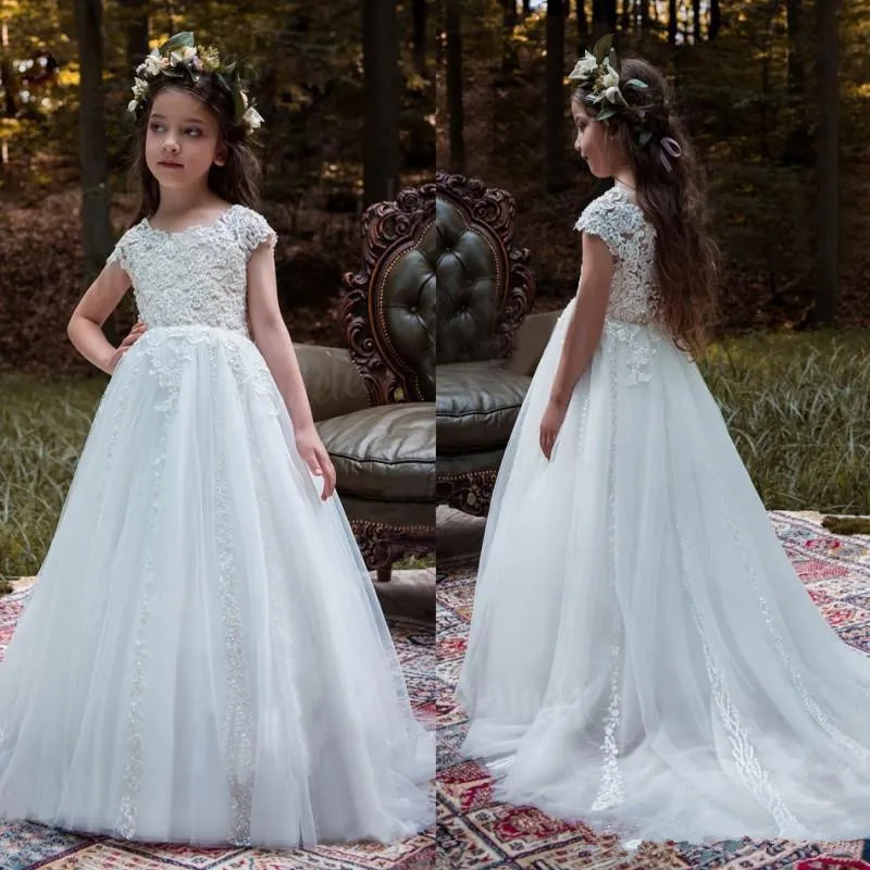 Elegant White Flower Girl Dresses Hand Made Cute First Communion Dresses for girl with flowers Beaded Wedding Girls Pageant Gown