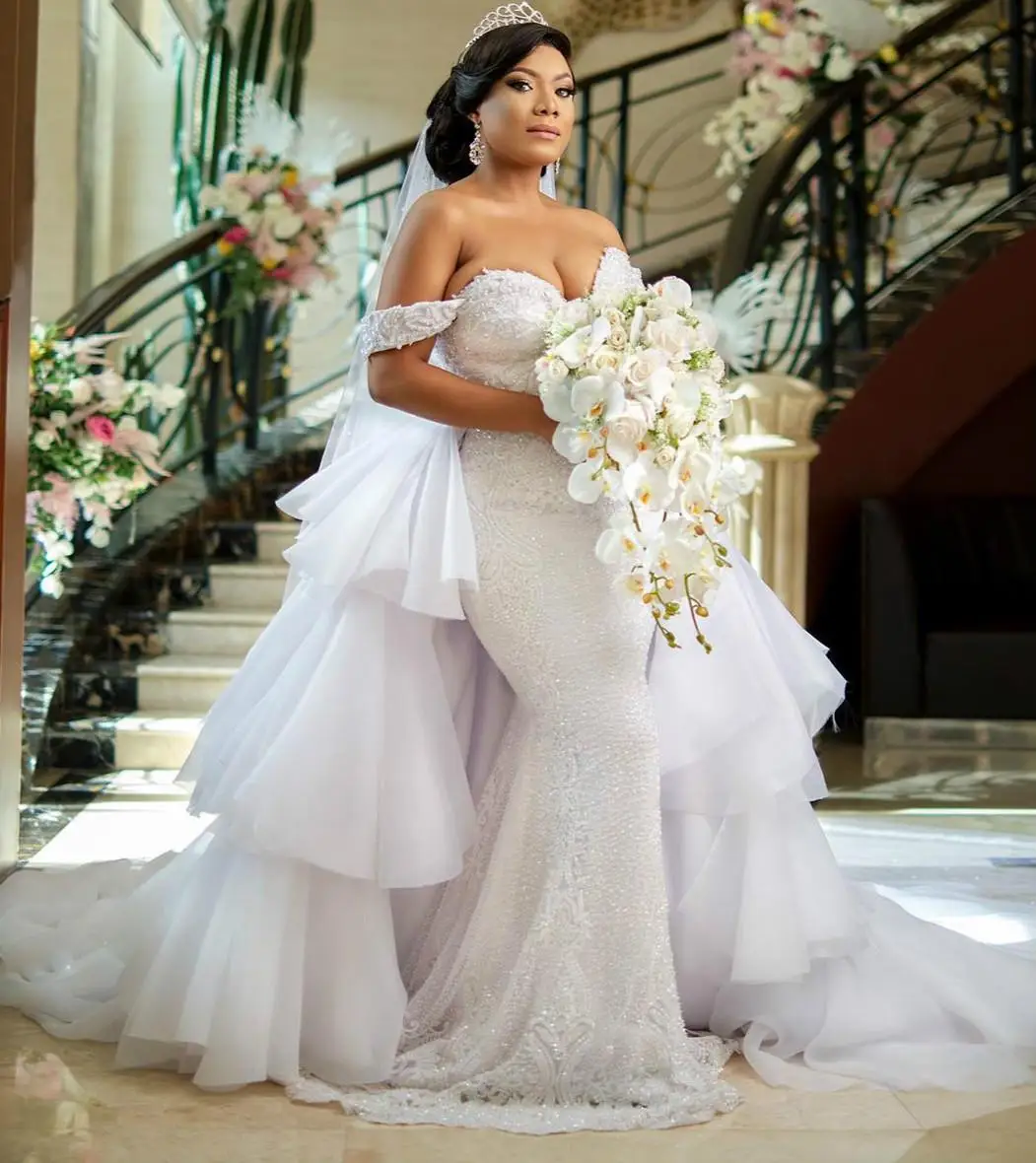 

Gorgeous Plus Size African Wedding Dresses Off the Shoulder Shinny Sequins Bridal Gowns with Tulle Detachable Train