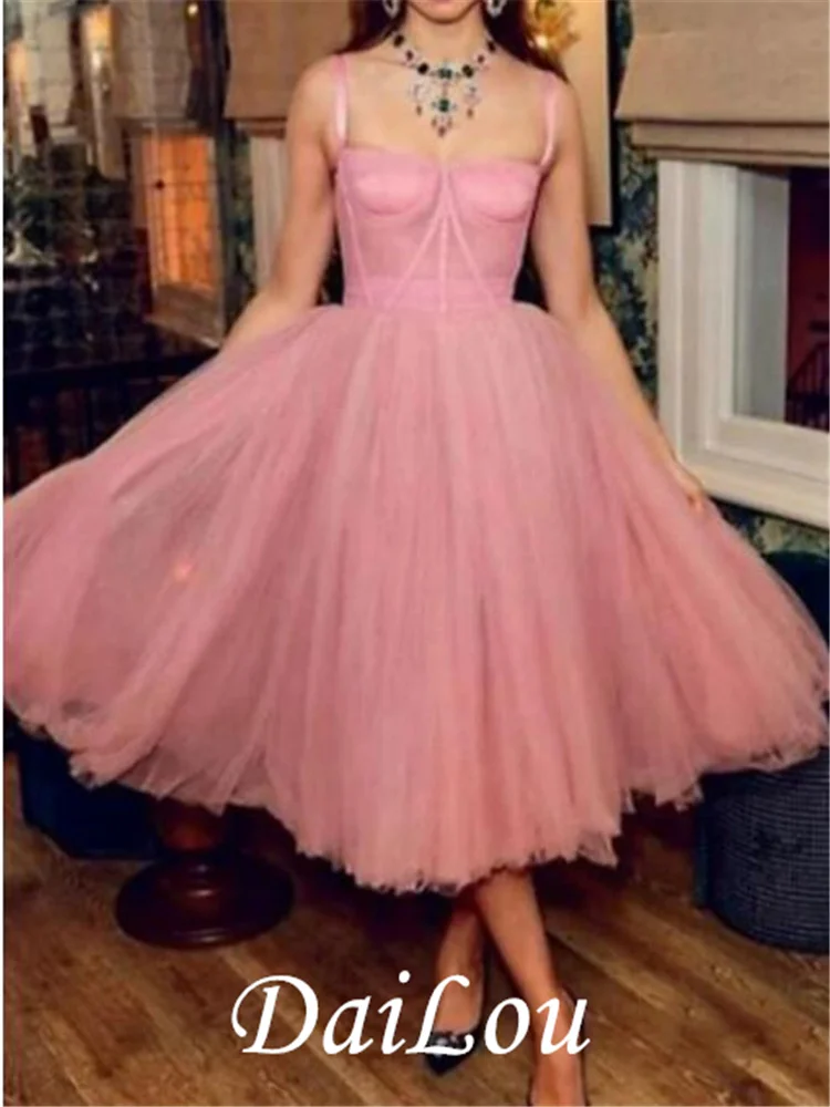 A-Line Promi Stil Vintage Engagement Prom Kleid Spaghetti Strap Ärmelloses Tee Länge Tüll mit Falten 2021