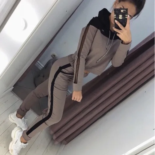 Striped Crop Top Hooded Tracksuit For Women Long Sleeve Sports 2pcs Set Autumn Sportstwear Women\'s Tracksuits Yoga Shirts