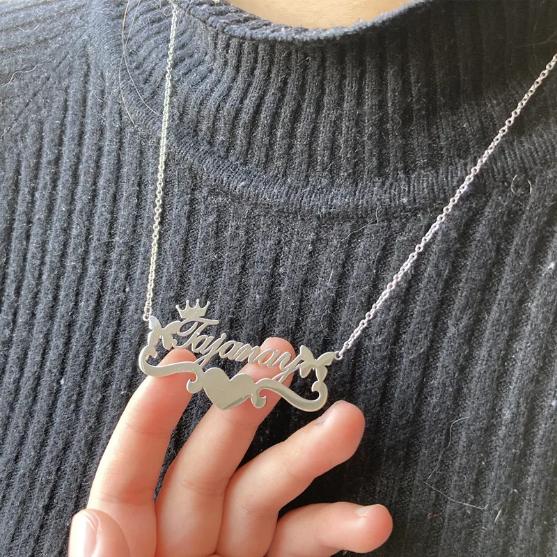 Collar con nombre de corazón de mariposa personalizado con placa de nombre de cinta de acero inoxidable para mujer, colgante hecho a mano, cadena de letras, joyería