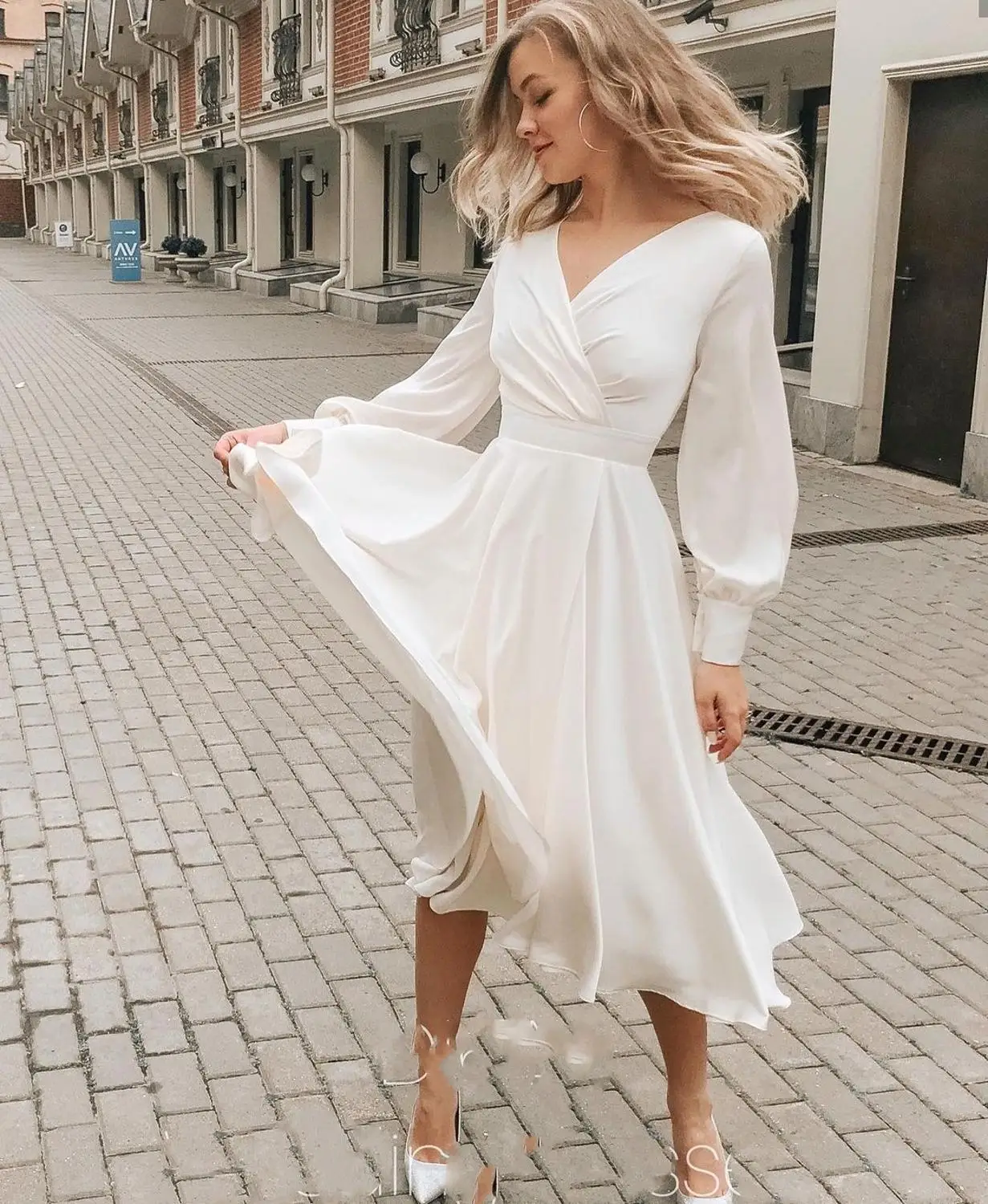 Bohemian Wedding Dress 2023 Short Simple Chiffon V-Neck Knee Length Cheap Long Sleeve Bridal Gowns Gorgeous Vestidos De Noiva