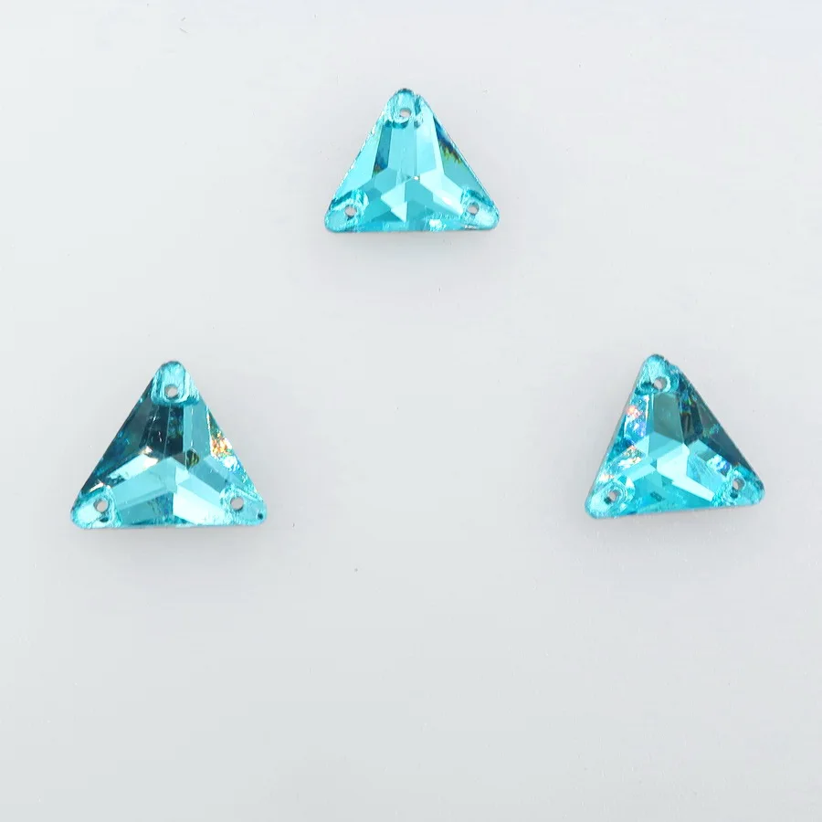 Dreieckige, flache Glas-Kristalle mit zwei Löchern in 3 Größen zum Aufnähen, Strass-Kristallperlen für Hochzeitskleider, Schuhe, Taschen, DIY-Dekoration – Detail 3