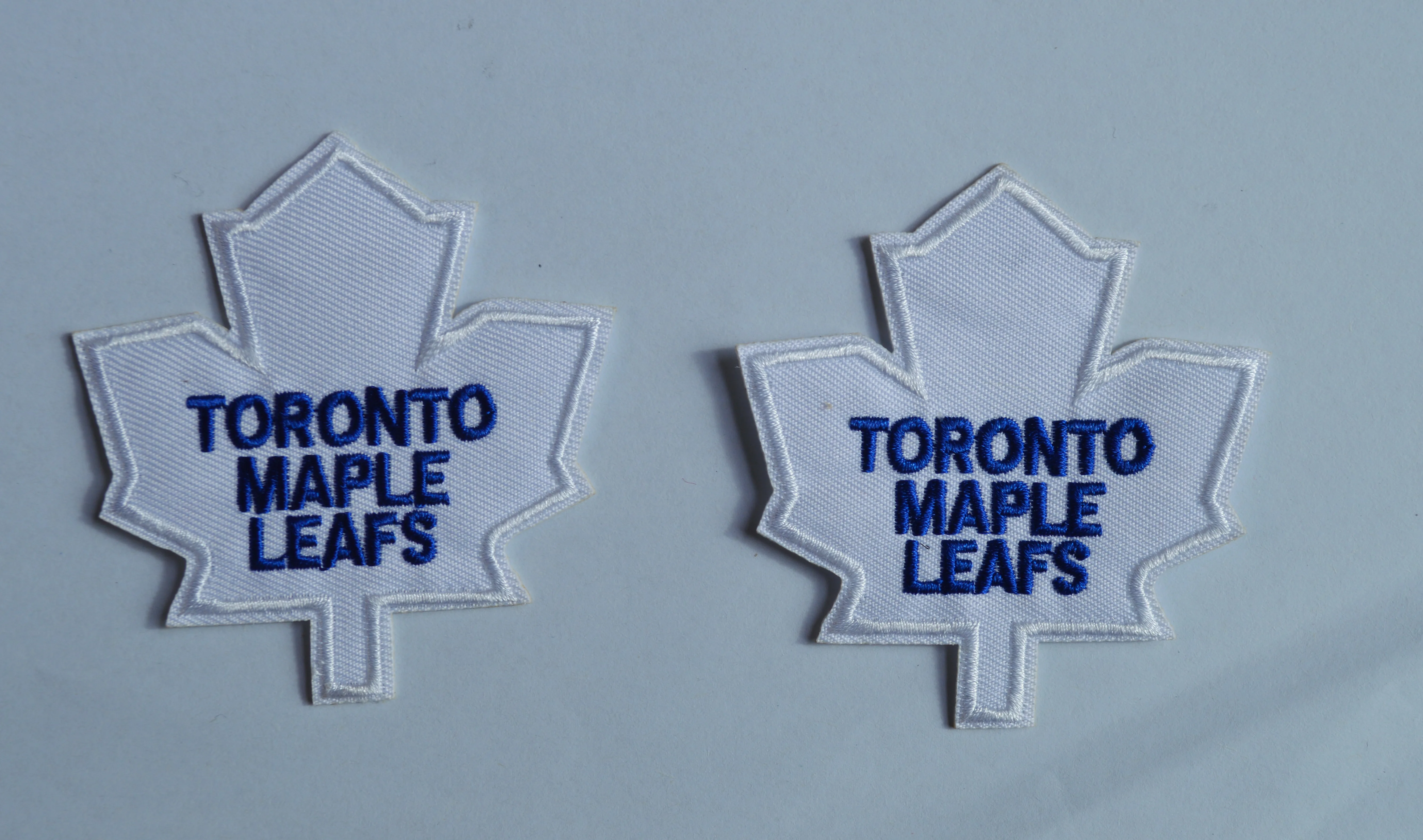 100x Canada national Canadian white maple leaf applique iron-on patch (≈ 7.3 * 7.8 *  cm)