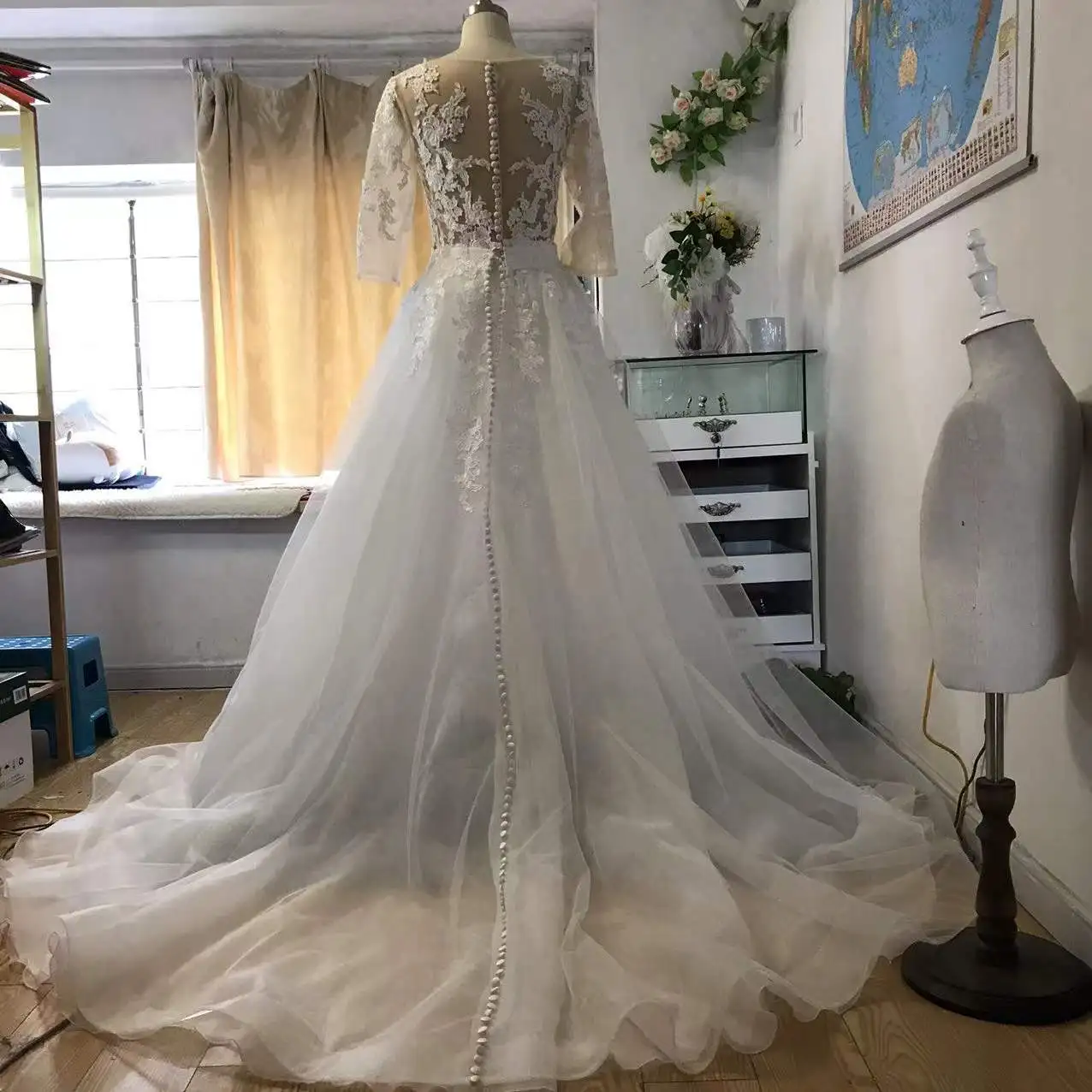 MYYBLE Fantastic Tulle Bateau Neckline Two Pieces Wedding Dress Lace Appliques  3/4 Sleeves Bridal Dress with Removable Skirt