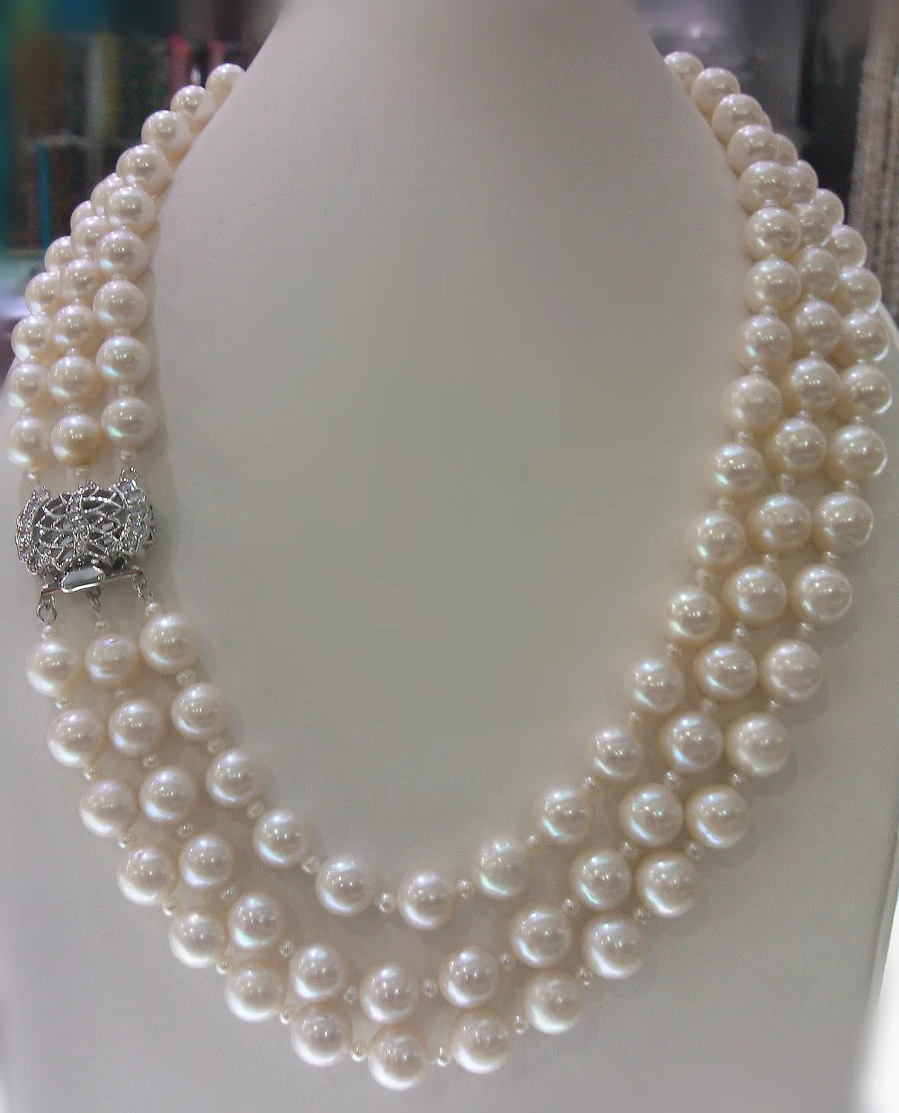 

wholesale 3 rows natural AA 9-10mm white round freshwater pearl and nice clasp necklace