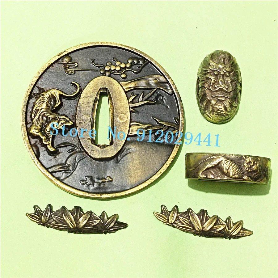 A Set Tiger Tsuba Japanese Sword Guard for Katana/Wakizashi Fittings Alloy Tsuba+Menuki+Fuchi+Kashira Handle Accessories