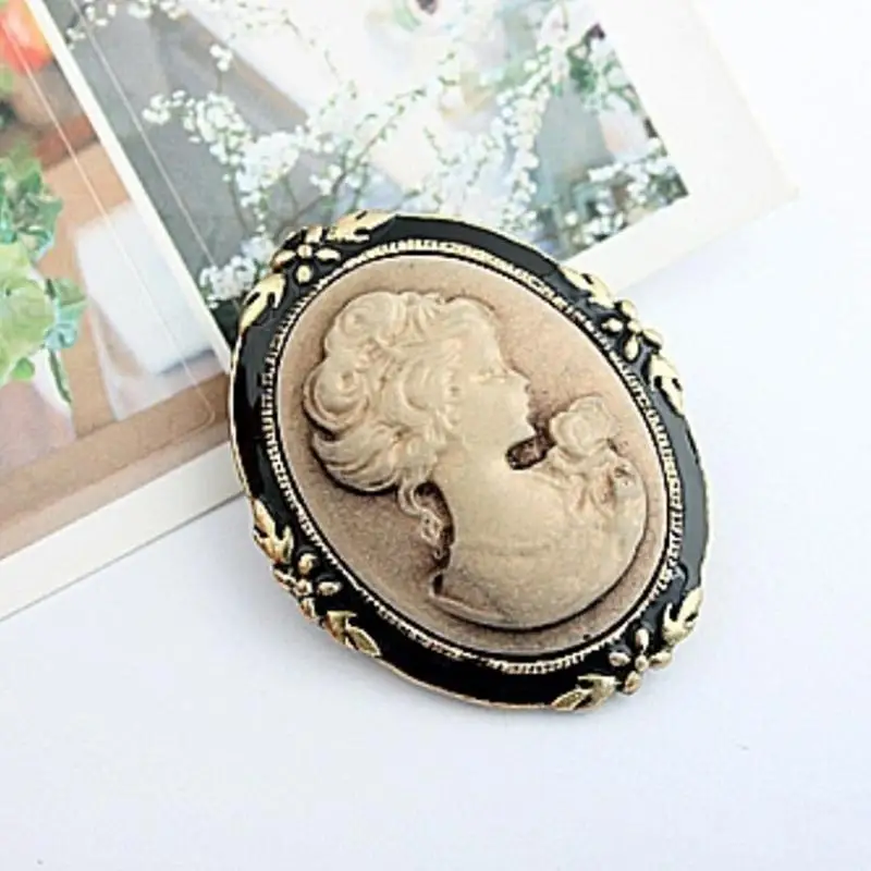 Vintage Cameo Elegant Brooch Women's Fashion Style Portrait BroochFor Antique Wedding Jewelry 1Pc  Queen Head