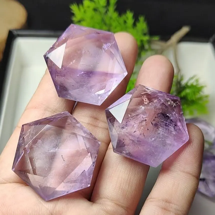 

30mm High Quality Naturel amethyst Crystal Hand Crafted Six-pointed Star Palm Stone For gemstone Gift 1pcs