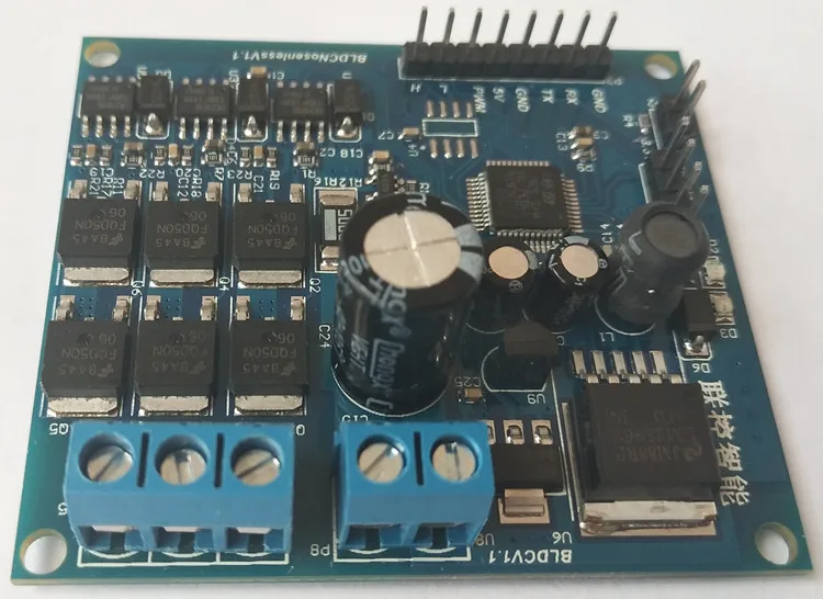 Scheda di sviluppo ESC STM32 a quattro assi ESC senza sensori senza spazzole per motore modello di aeroplano senza versione di apprendimento Hall