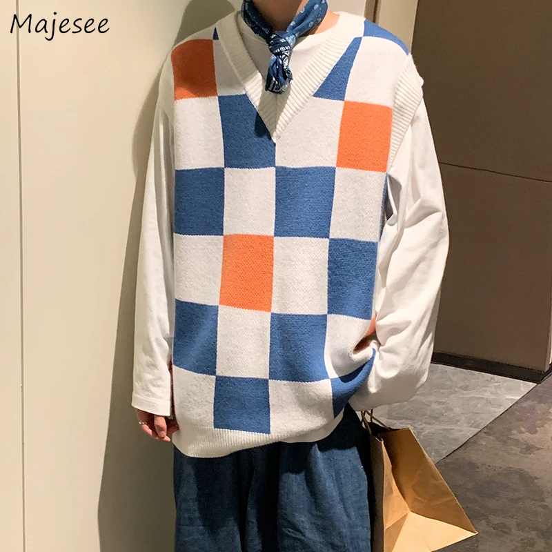 Checkered Plaid Sweater Vests Men Fashion Panelled Oversize Autumn Warm Sleeveless Jumpers Male V-neck Retro Ins Korean Knitwear