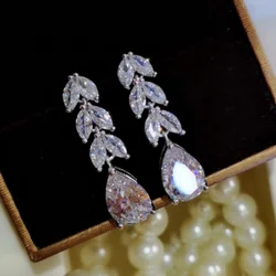 Huitan Elegant Women Drop Earring Crystal Zircon Gorgeous Girl Wedding Party Fashion Jewelry High Quality New Arrival Earrings
