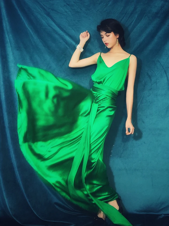 Atonement Green Skirt V-Neck Retro Thin Suspender Dress Vacation Backless  Hollow Out Long Skirt Temperament Grace Formal Dress - AliExpress 200000345