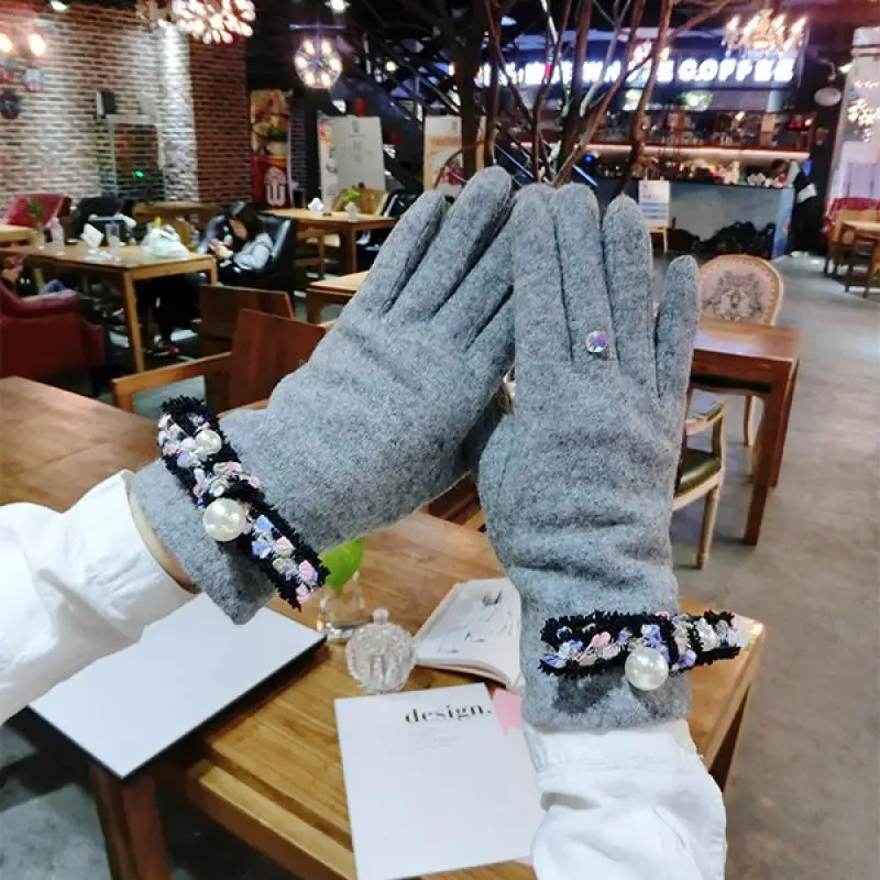 Sweet Pearl Woolen Cashmere Wool Gloves Fashion Tassels Bowknot Handmade Models Finger Thick Warmth Touch Screen Gloves Women