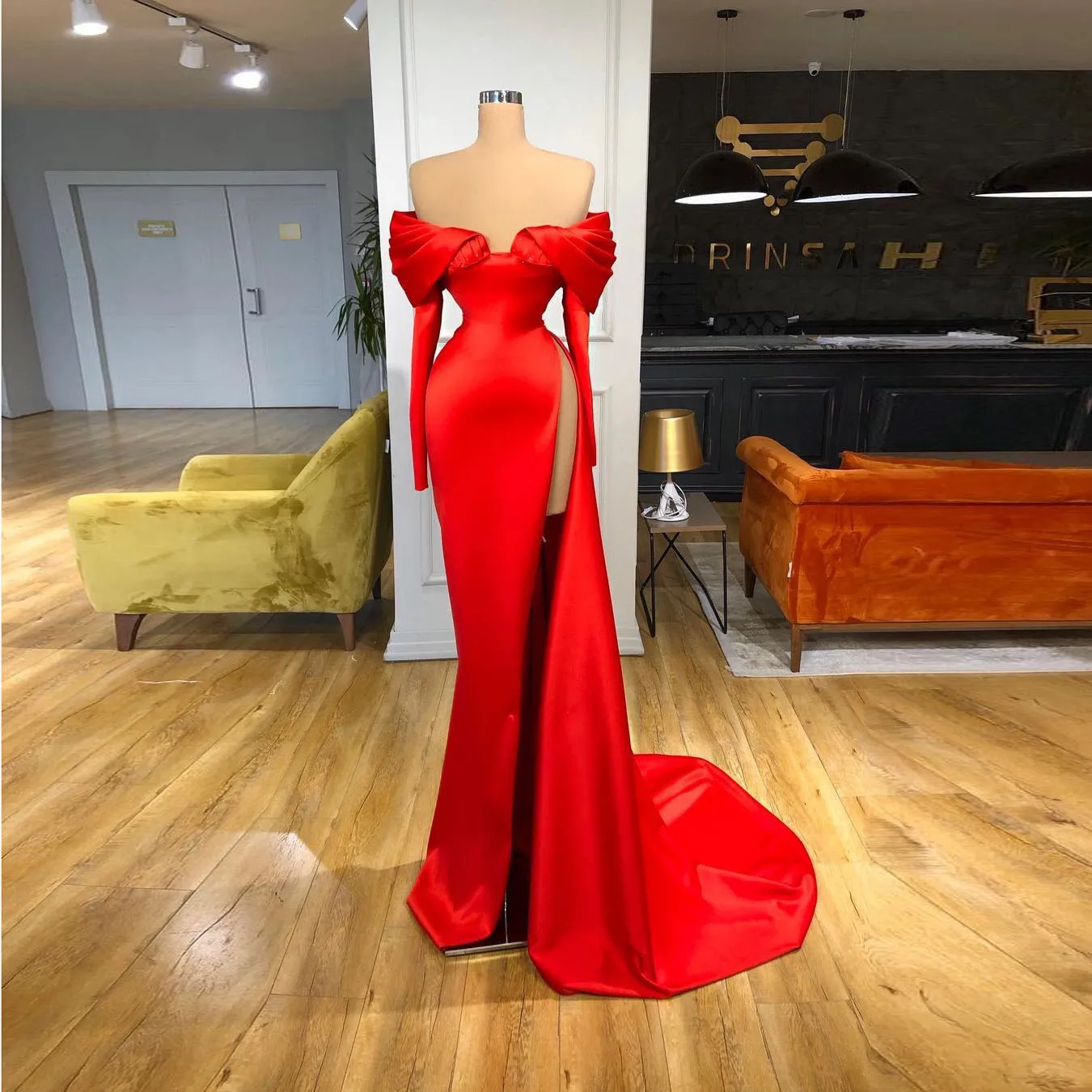 Robe de Soirée Élégante en Satin Rouge, Tenue de Bal Sexy, à Manches sulf, Fente Haute, avec Traîne