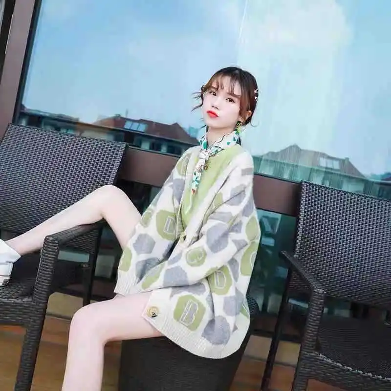 

H9608 Korean Women Knitted Cardigan Girl Spring Autumn Loose V Collar Jacquard Sweater Students Girl Single Breasted Warm Top