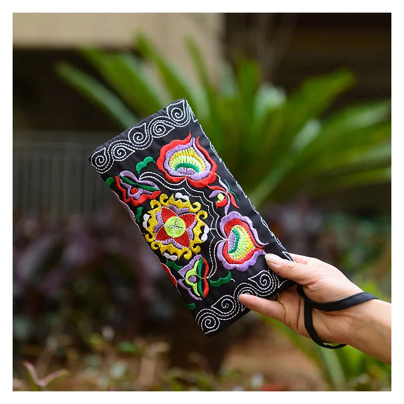 

Women Vintage Ethnic Floral Embroidered Coin Clutch Long Wallet Durable Coin Purse Card Holder Portable Handbags 20*0.5*11CM