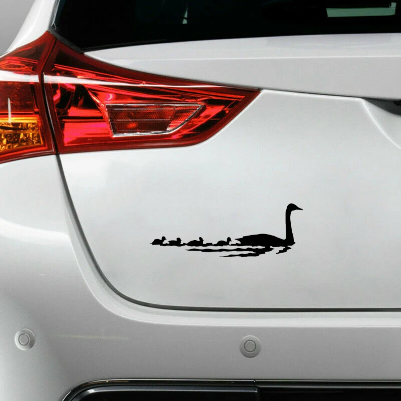 16*5.6cm Swimming Geese Family Of Five Car Sticker Warm And Romantic Car Accessories Motorcycle Helmet Car Styling