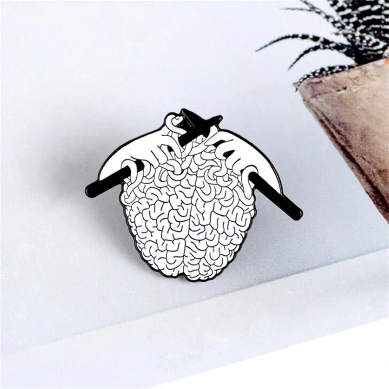 Punk Knitting Sweater Enamel Pin Cool Black White Organ Brain Brooches Bag Clothes Button Badge Medical Jewelry Gift for Doctors