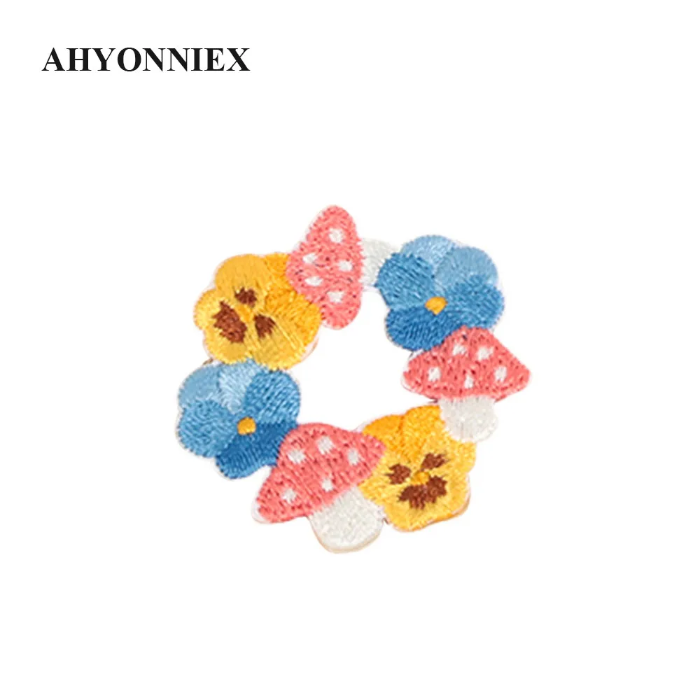 AHYONNIEX patch per ricamo floreale per borsa Jeans fragola Pancy Daisy Cherry Iron su toppe per vestiti emblema per ricamo