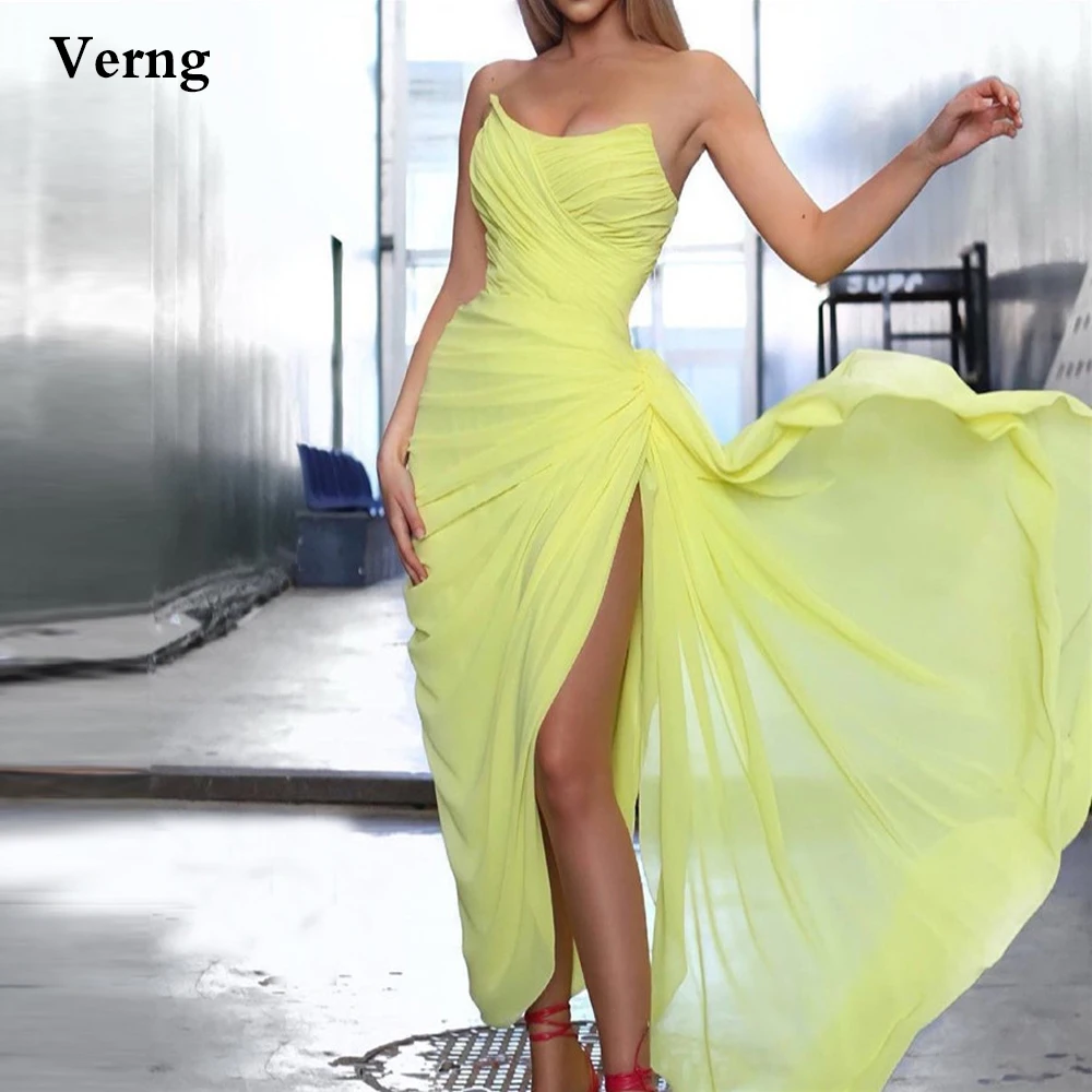 Verngo Chiffon giallo chiaro una linea abiti da ballo pieghe senza spalline fessura laterale lunghezza alla caviglia abiti formali da festa Sexy Lady Summer Wear