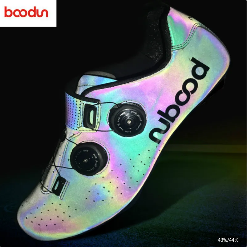 

BOODUN Breathable Road Cycling Shoe Photochromism Vamp Carbon Fiber Ultralight Self-Locking Shoe Professional Road Bicycle Shoes