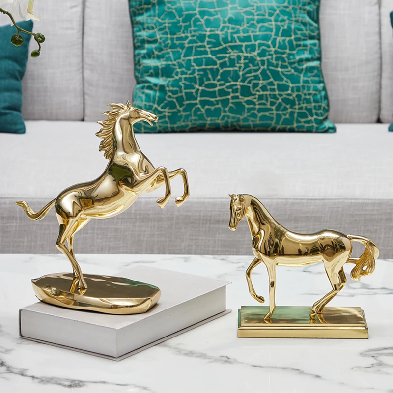 Luxtry Golden Abstract Raging Stand Horse Statue Sculpture Modern Home Decoration Accessories Brass Crafts Art Ornaments