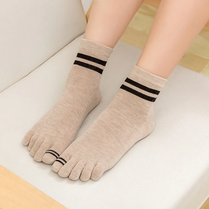 

5 Pairs Girls Tabi Toe Socks Harajuku Five Finger Sock Young Women Fashion Striped Sweat-absorbing Short Cotton Socks with Toes