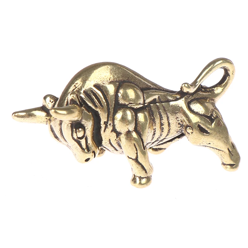 Mini Portable Retro Brass Wall Street Bull Statue Sculpture Home Office Desk Decorative Ornament Keychain Ornament Hand Toy Gift