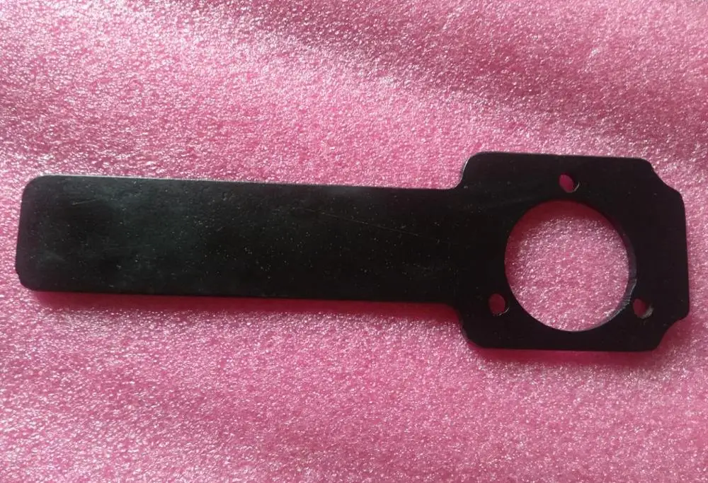 Herramienta especial AKM para quitar la cubierta