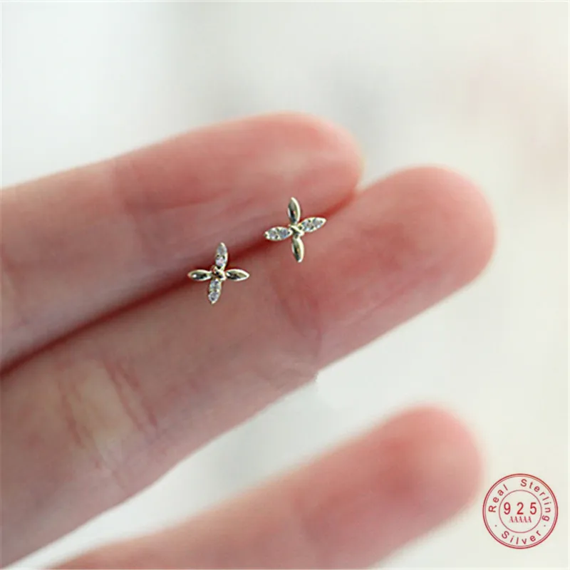 925 Sterling Silver French Simple Pavé Zircon Honeysuckle Flower Stud Earrings Women Trend Charm 14k Gold Plating Jewelry Gift