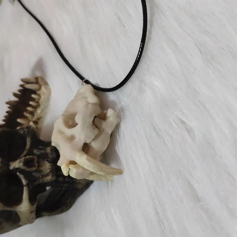 Saber Tooth Tiger necklace Resin 3D skull pendant fashion Jurassic Party jewelry Fashion men Women gifts 2020 new girl