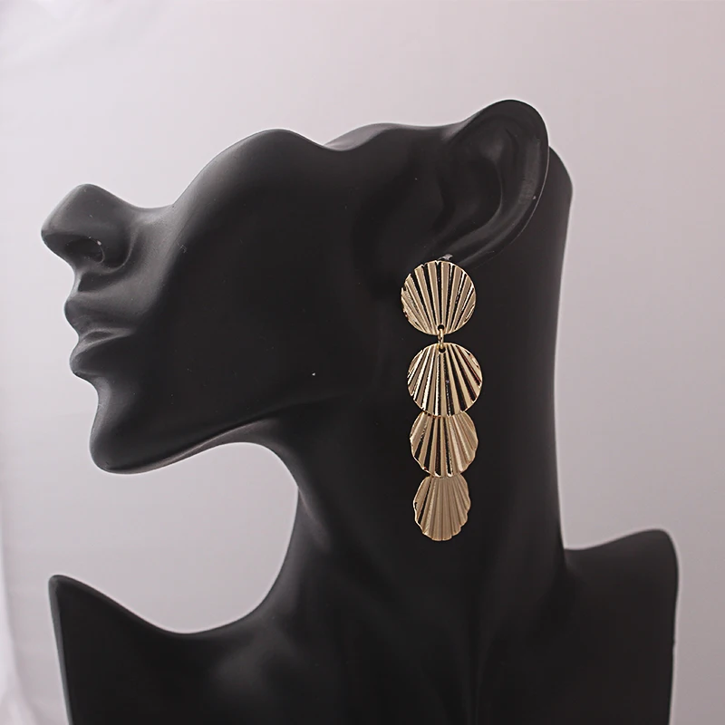 Orecchini coreani minimalisti in argento dorato con struttura a conchiglia creativa? Orecchino per donna-gioiello da festa esagerato