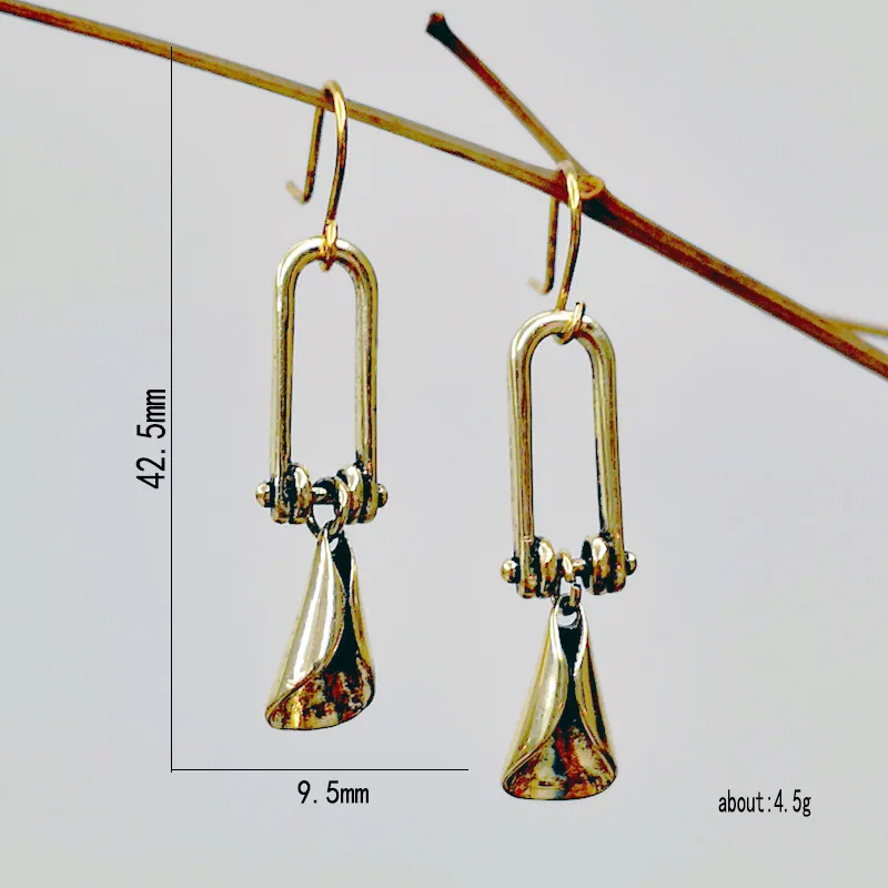 Retro Gold Color Hollow Wind Chimes Dangle Earrings for Women Wedding Party Vintage Ethnic Long Drop Earings Statement Jewelry