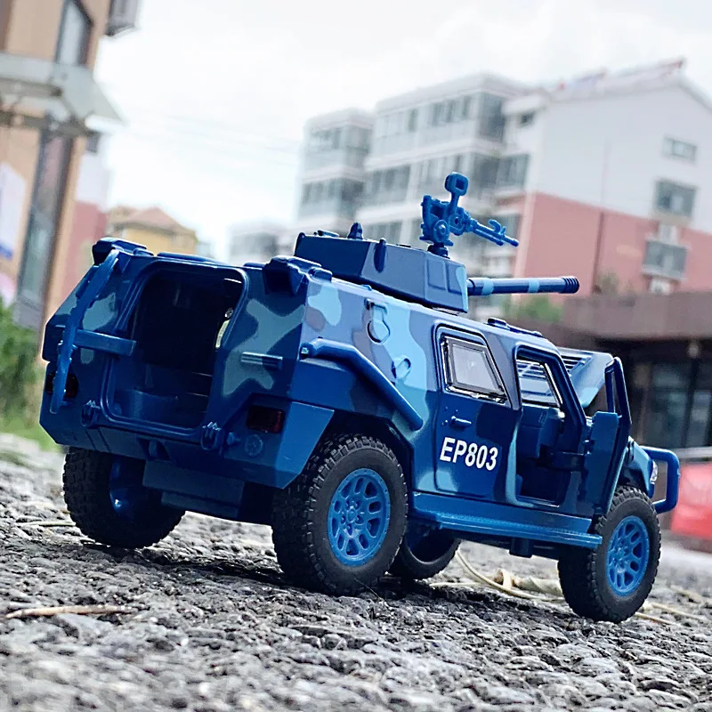 High-quality 1:50 alloy pull back military armored vehicle model,simulated sound and light,military off-road vehicle