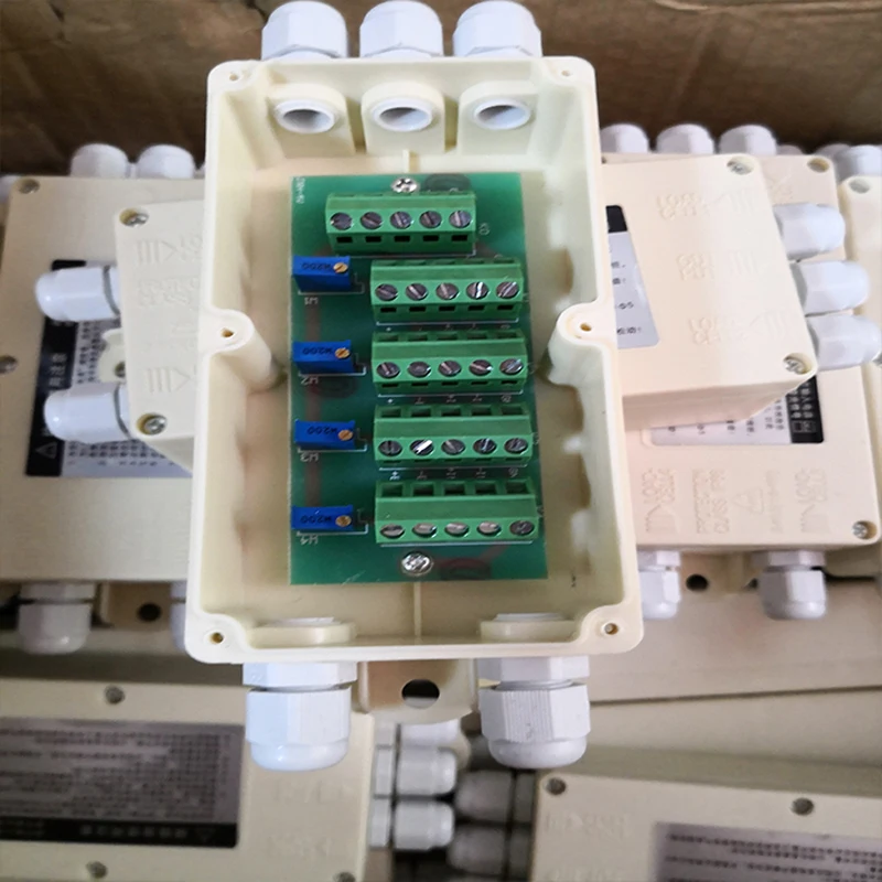 Plastics Junction Box With Circuit Card 5 Holes For 4 Wires Load Cell Junction Box .for measuring force and weight sensors