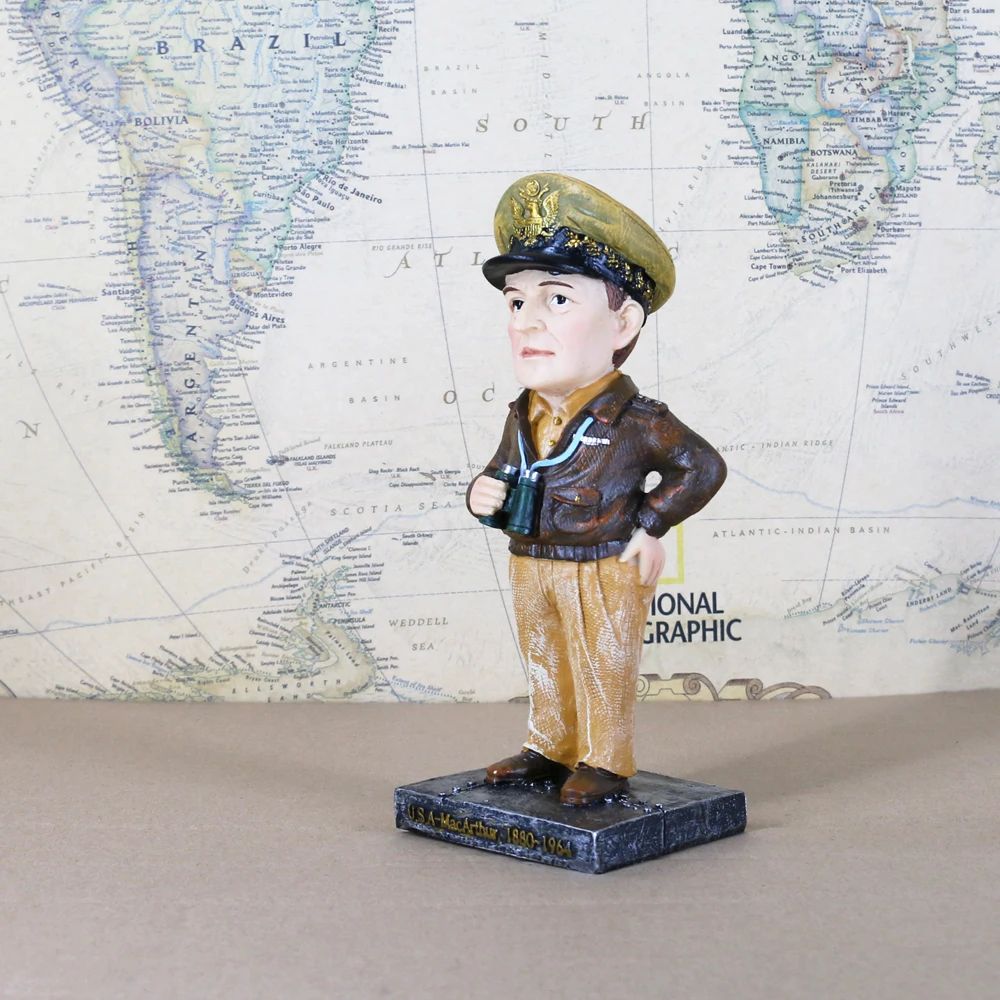 Hot Sale World Famous Person USA America General Military Strategist Douglas MacArthur 1880-1964 Statue Figure Model Toy